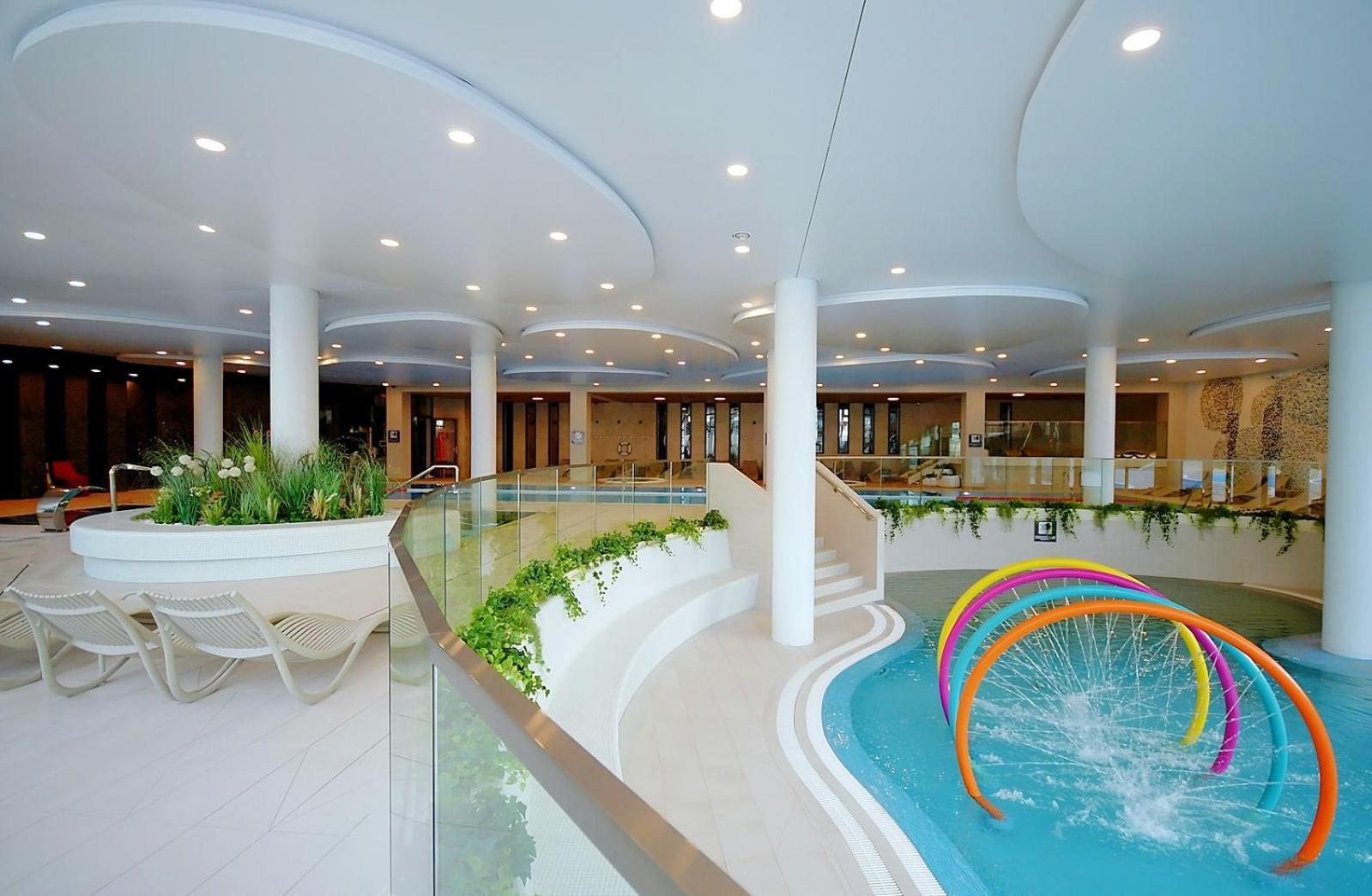 Lux I , Aqua Polanki , Baseny , Sauny , Silownia Kołobrzeg